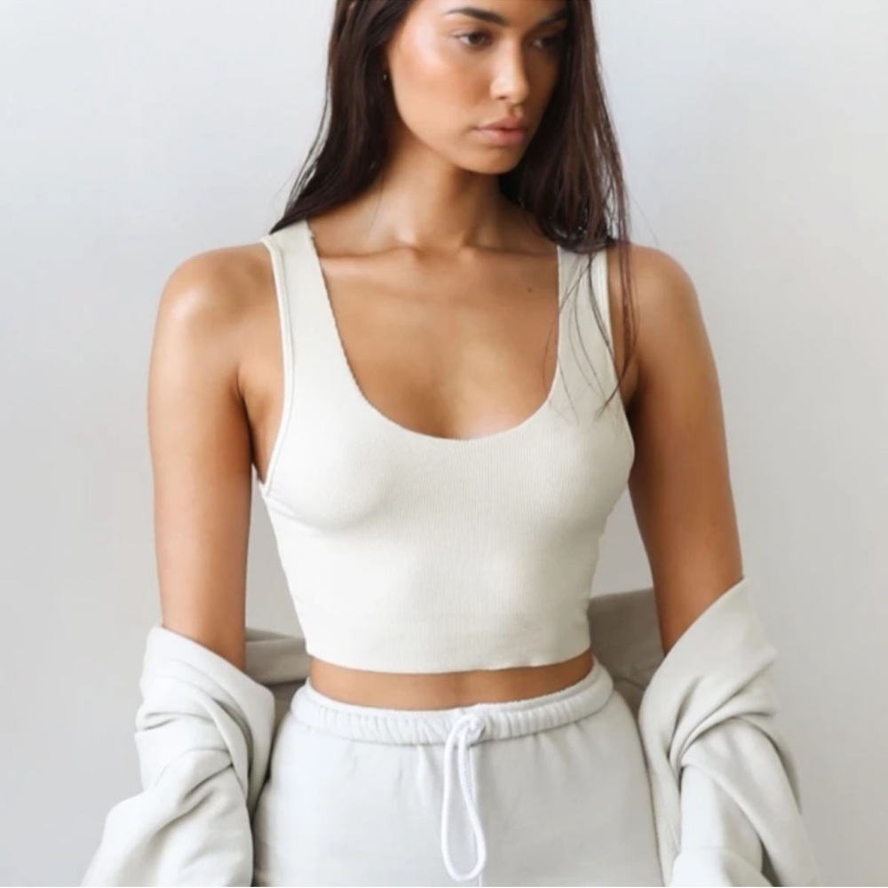 JOAH BROWN Raw Edge Ribbed Crop Tank Top
